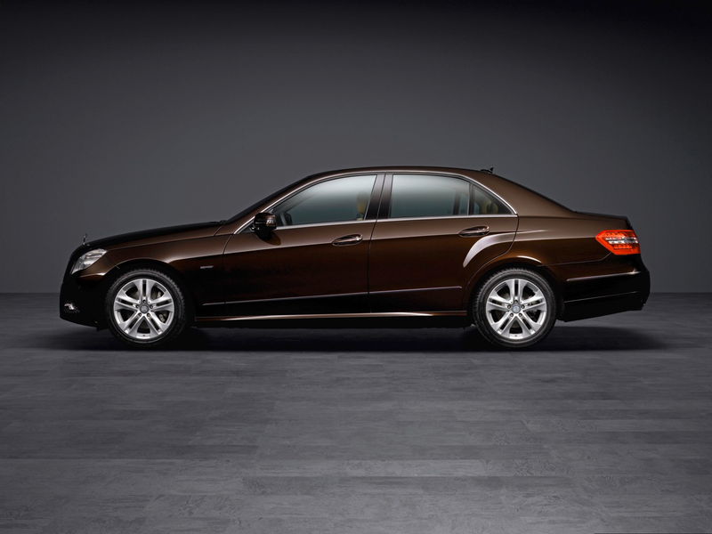 Illustration for article titled 2010 Mercedes E-Class: Mega Gallery